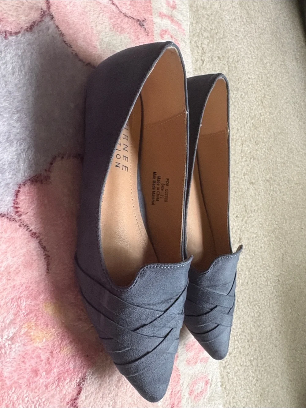 Pointed toe blue flats